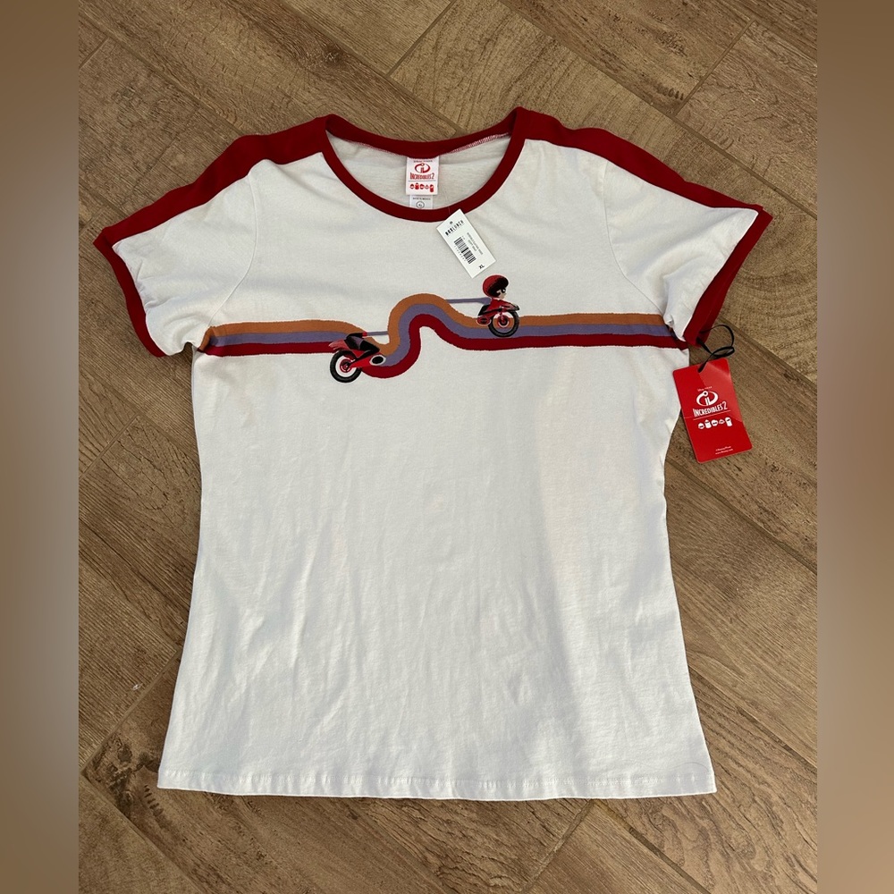 NWT🌺- Retro Disney Pixar Incredibles Mom
